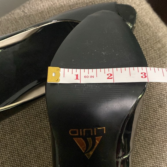 Liuid black open toed heels, size 9. - Picture 13 of 15